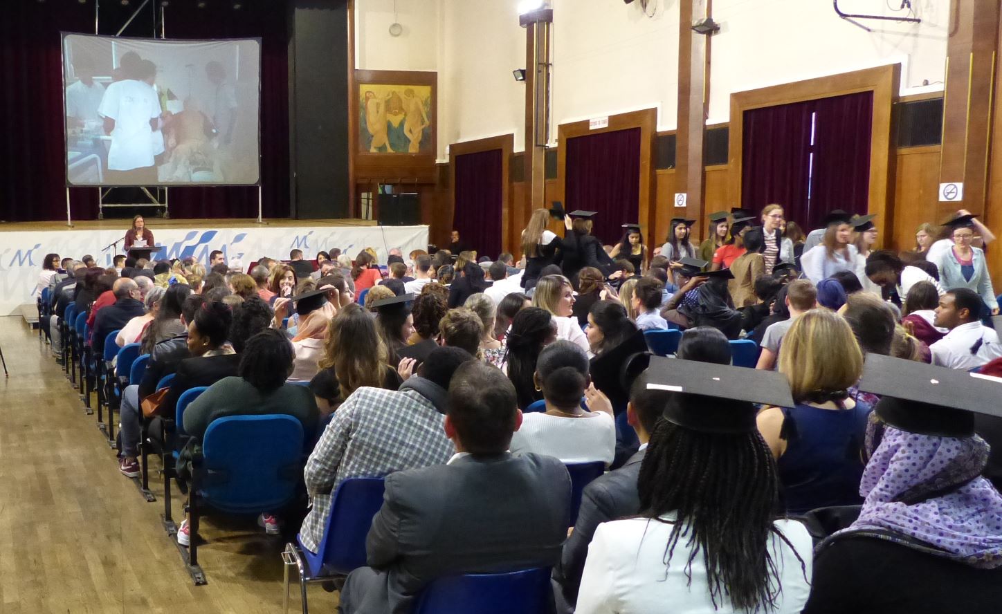 photo de la remise des diplômes de l'IFPS de la fondation oeuvre croix saint simon 