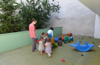 Crèche Framboise, terrasse toboggan